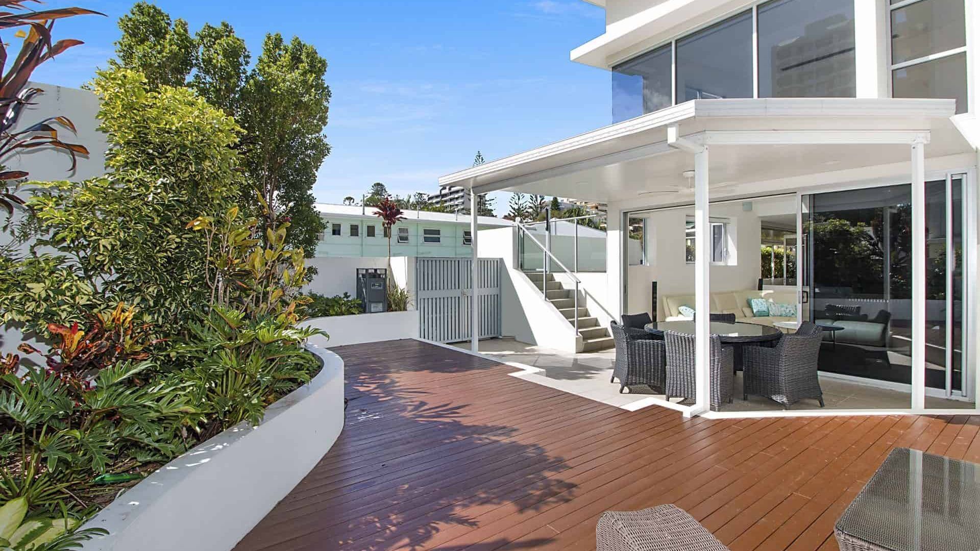 Rainbow Bay Villa - Spacious and Luxurious — image 3