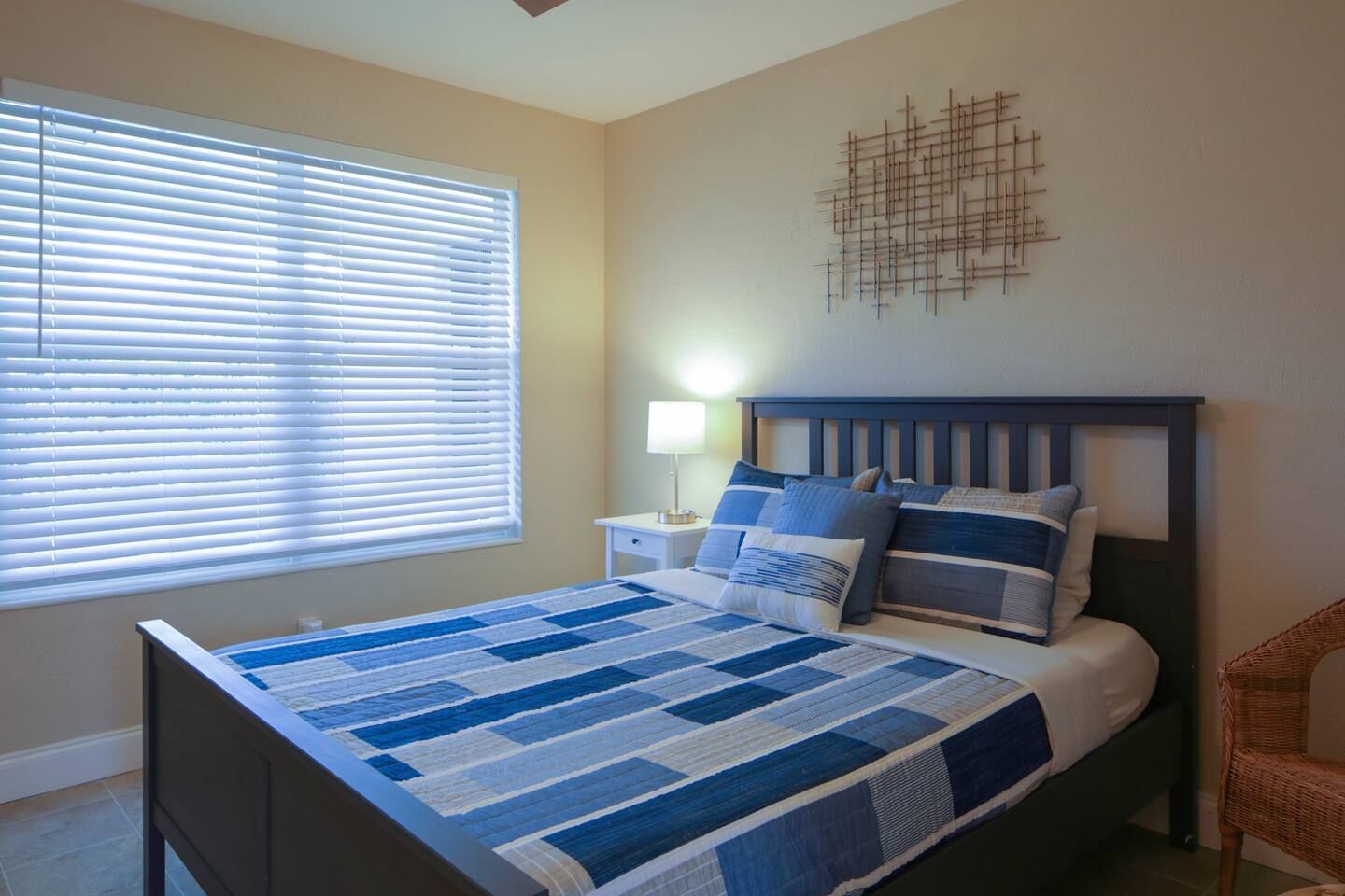 THE BUSH HOUSE - Premium House for 2 1BR 1BA Studio