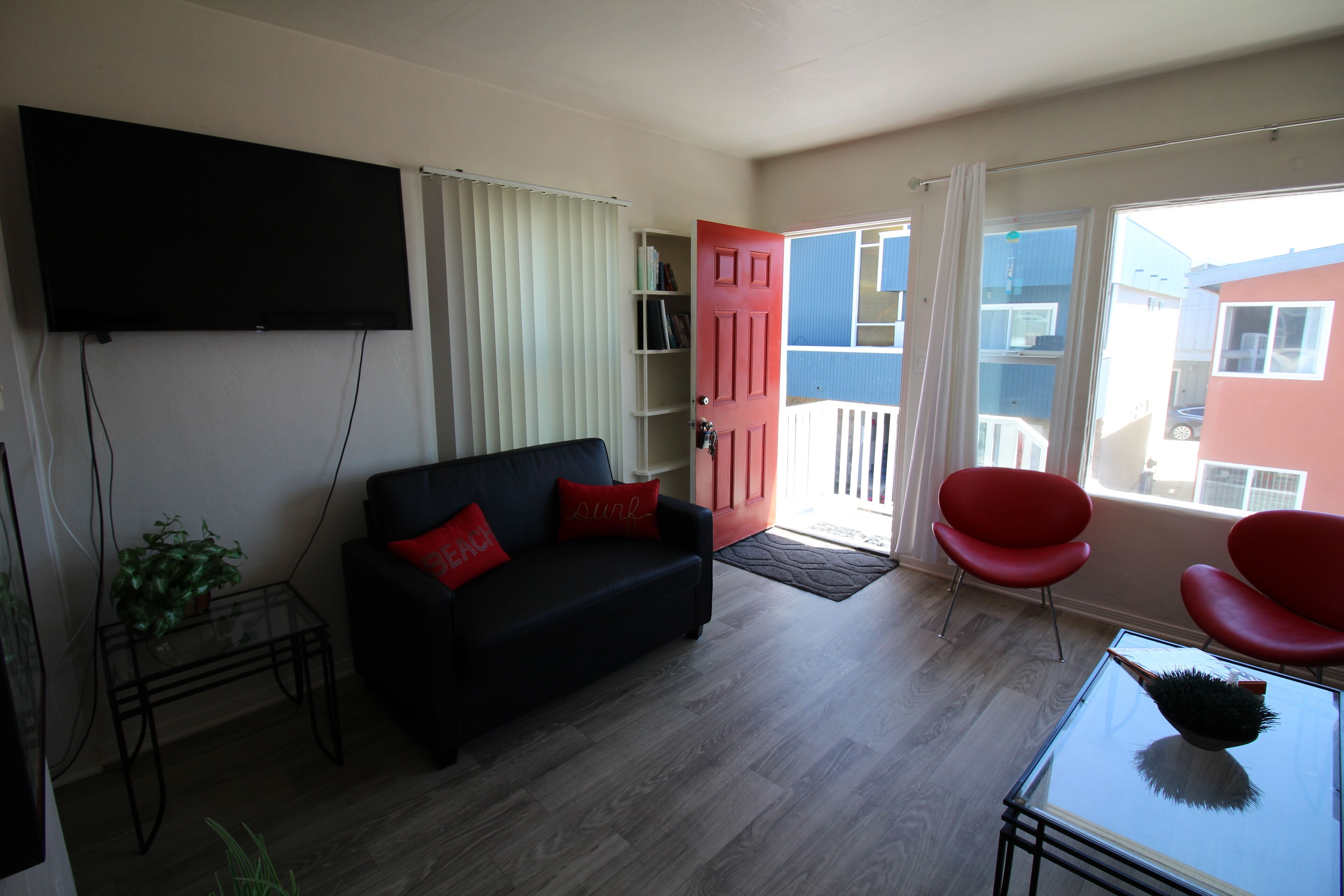 Adorable 1 BR with Fabulous Ocean Patio Views, Sleeps 4, Steps to Ocean