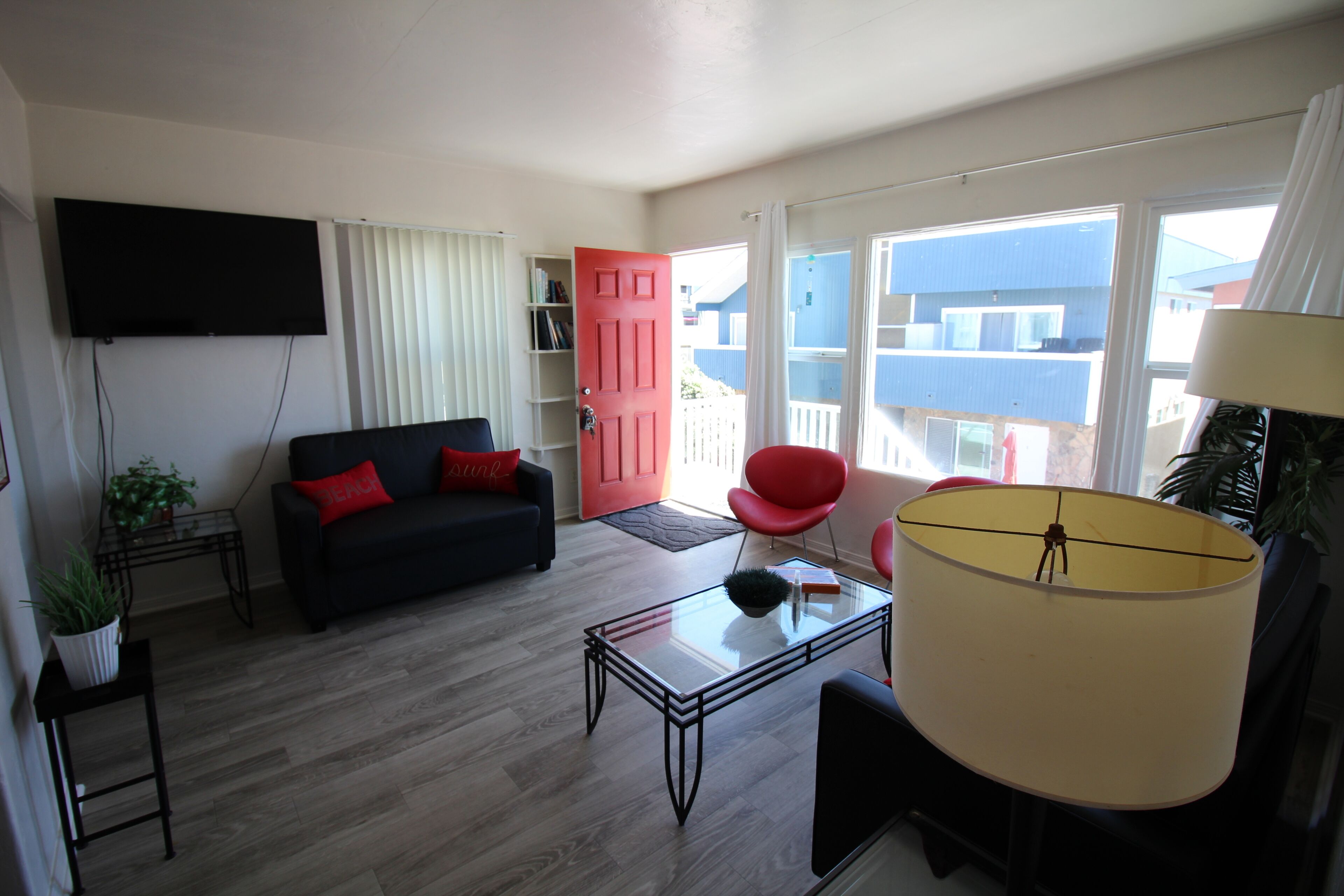 Adorable 1 BR with Fabulous Ocean Patio Views, Sleeps 4, Steps to Ocean