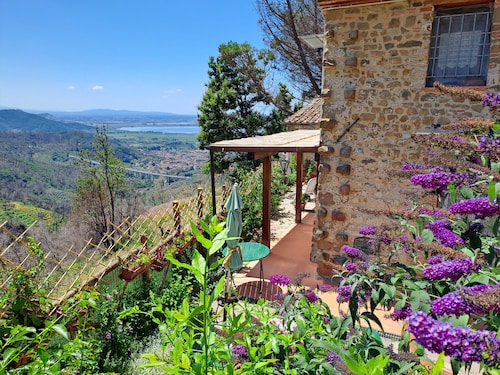 Cozy stone house in the green, sea-lake view, garden, air cond. WIFI, washer