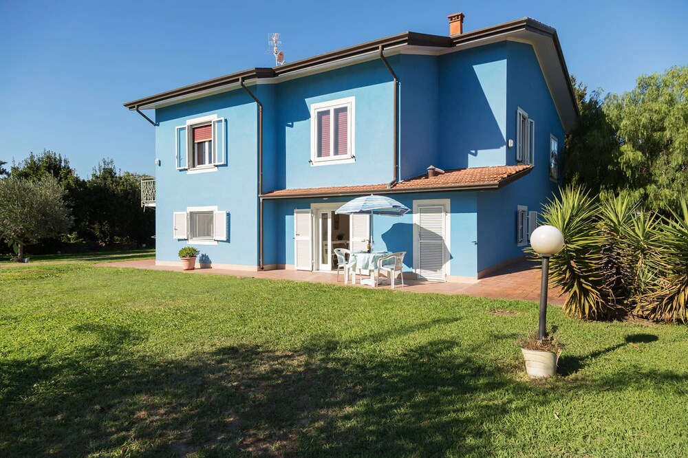 THE BLUE SARZANA HOLIDAY HOUSE