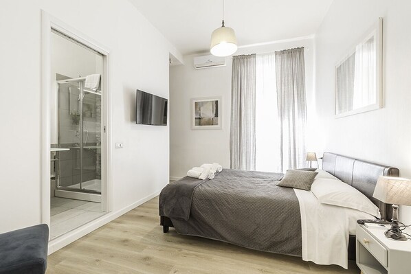 3 chambres, coffres-forts dans les chambres, bureau