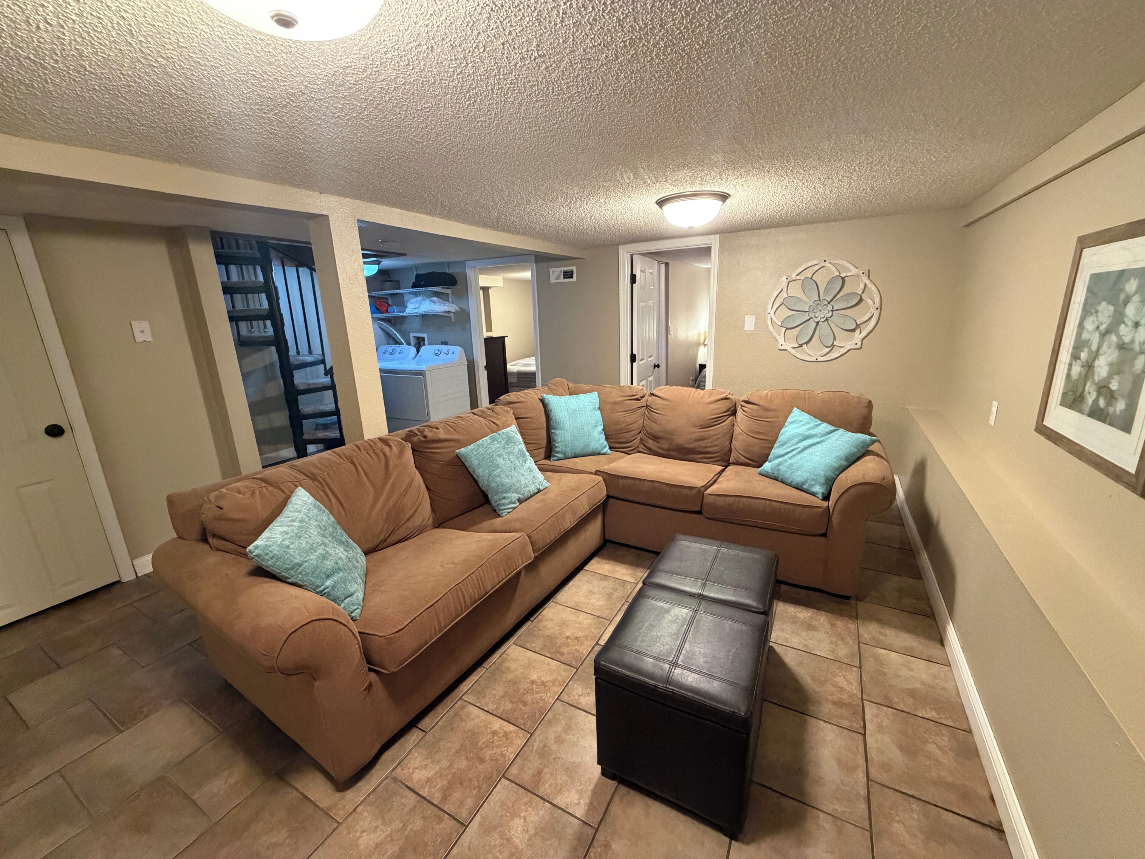 Quiet Cove Lakehouse - Wonderful Covered Deck, Ideal Location & Pet Friendly! - Camdenton, MO