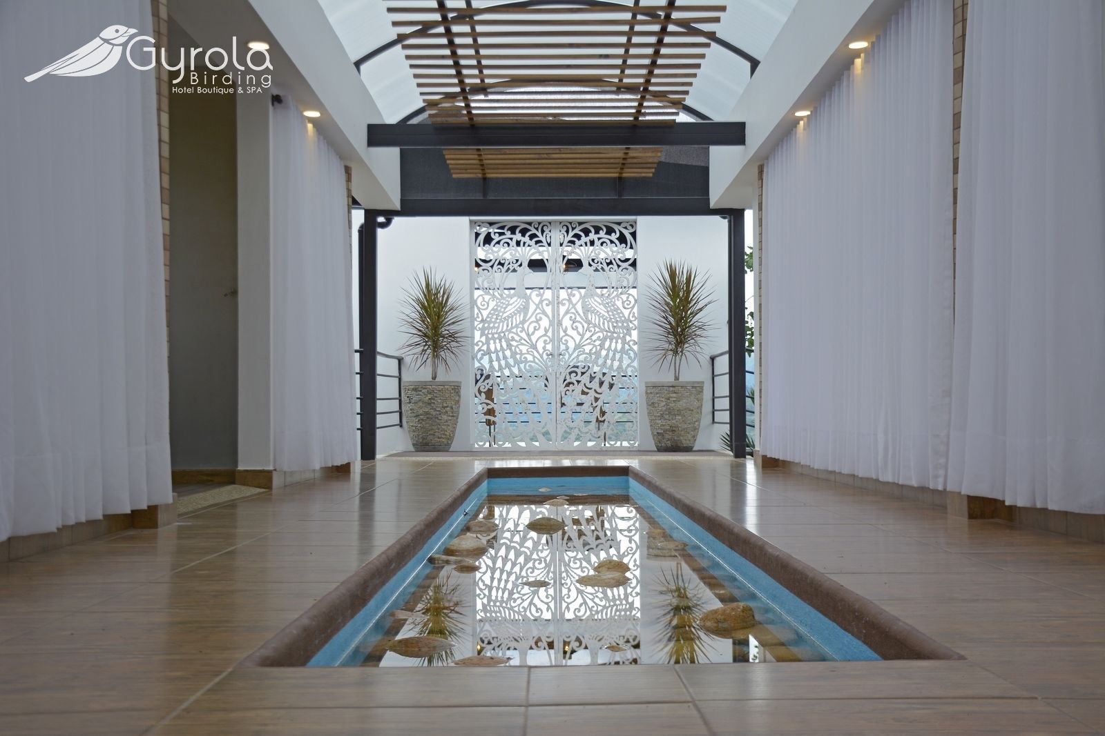 couples treatment room(s), sauna, steam room, body treatments