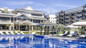 Pool - 2 BEDROOM (RHAPSODY-MUNTINLUPA-62 SQM (Parañaque)