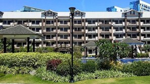 Exterior - 2 BEDROOM (RHAPSODY-MUNTINLUPA-62 SQM (Parañaque)