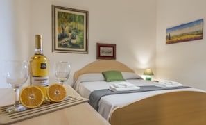2 slaapkamers, een strijkplank/strijkijzer, reisbedje, gratis wifi