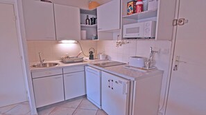 Refrigerador, microondas, horno y lavavajillas