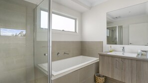 Bathtub