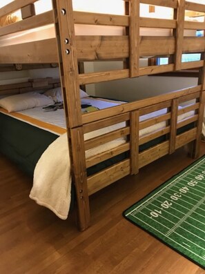 6 soverom, wi-fi (inkludert) og sengetøy