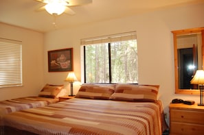 2 bedrooms, iron/ironing board, Internet, bed sheets