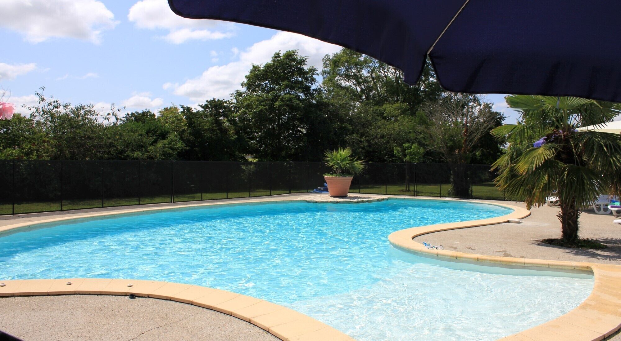 En Rouger, Le Coquelicot gîte (2 bedrooms, air conditioned, heated pool, sauna)