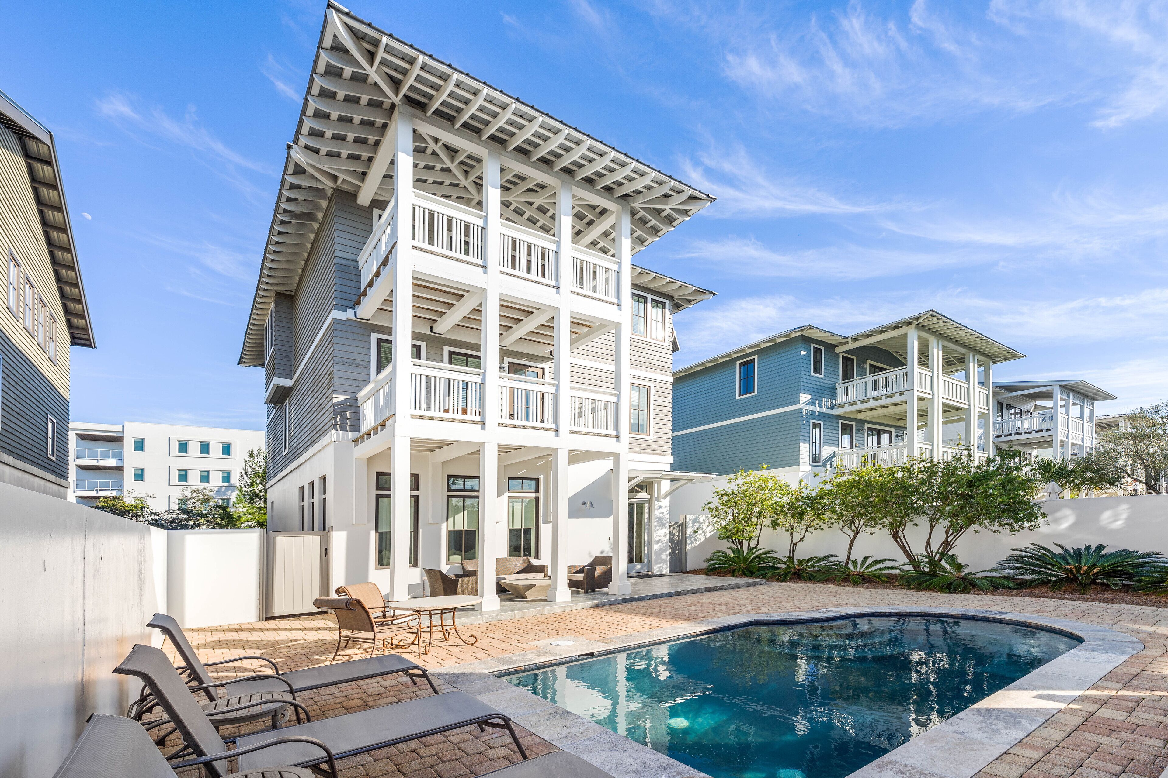 Southern Seaside Cottage - 4 KING BEDROOMS! BIG PRIVATE POOL! ELEVATOR!