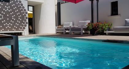 architect-designed, contemporary air-conditioned villa with heated pool