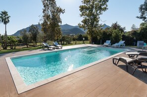 Piscine extérieure
