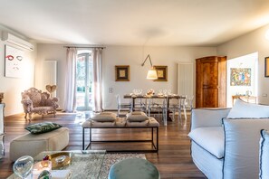 Interior - VILLA SIENA is 4 km from Siena 10PAX AC, POOL & SPA total privacy. (Siena)