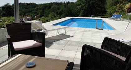 Magnifique maison de 2 chambres, piscine privée, vue imprenable, WIFI!