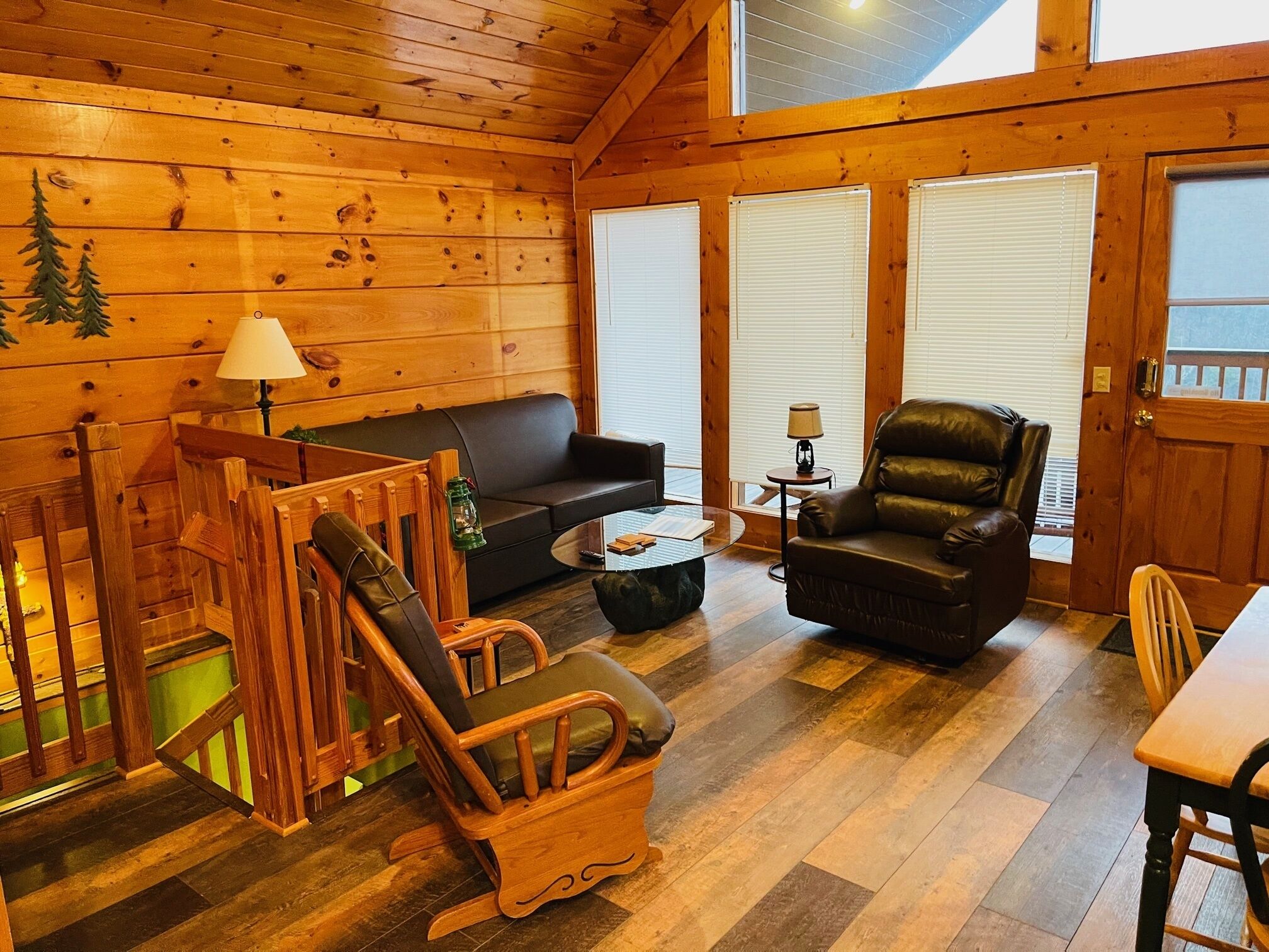 Hot Tub- Free WiFi - UHD Smart TV's