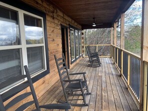 Terrace/patio - Theater room - Spacious - Perfect for families (Sevierville)