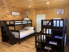 5 室のベッドルーム、アイロン / アイロン台、WiFi、ベッドシーツ