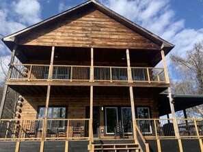 Exterior - Theater room - Spacious - Perfect for families (Sevierville)