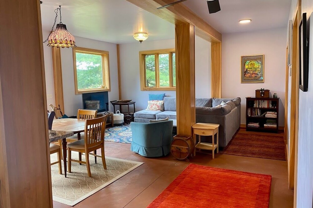 Marshfield/Cabot Unique Eco Friendly Home on 11 acres