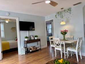 2 bedrooms, desk, iron/ironing board, free WiFi