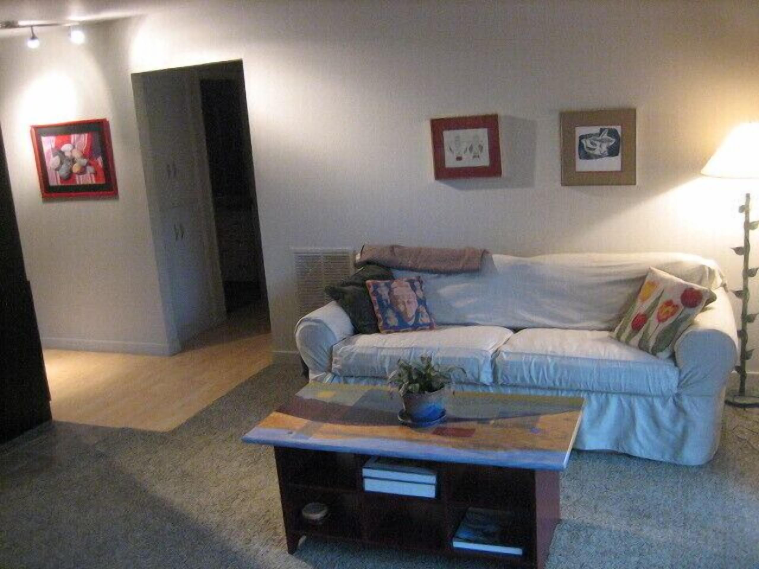 Historic Neighborhood - Near Whitman College - Quiet Location (Roku HDTV Stream)