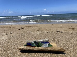 On the beach, sun loungers, beach towels - Table Rock Beachfront Penthouse Minutes from Rincon and Excellent Surfing (Aguada)