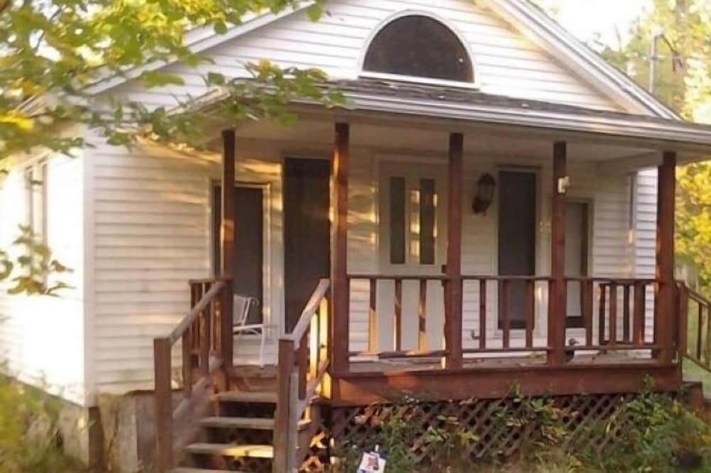 Angola Rental #1 "Next Door"