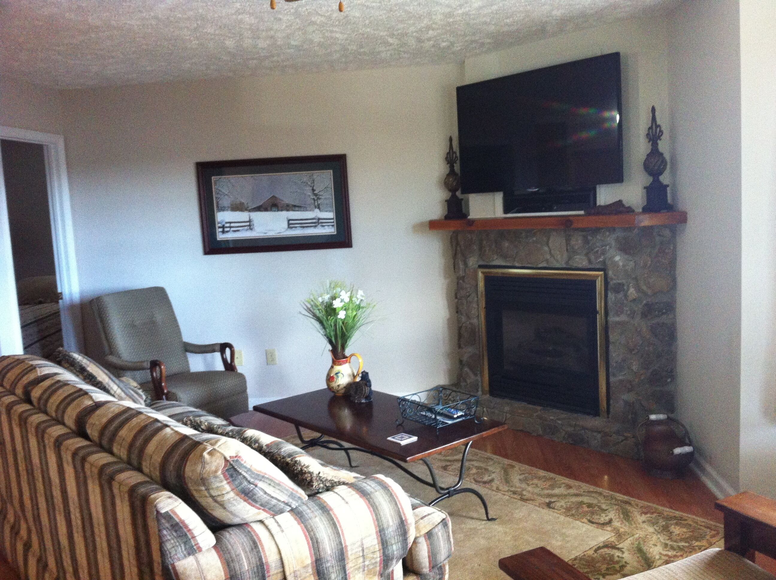 Tranquility at Deer Ridge - Great Views, Close to Skiing, Sleeps 6, Free WiFi!