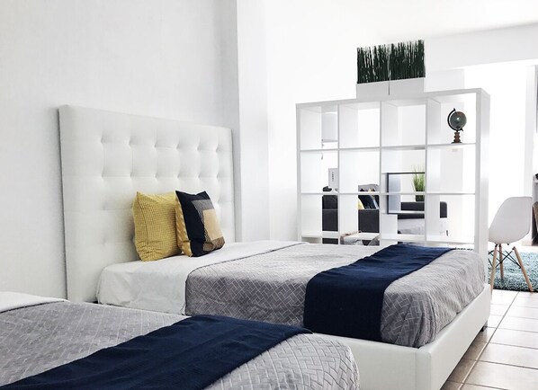 Iron/ironing board, WiFi, bed sheets