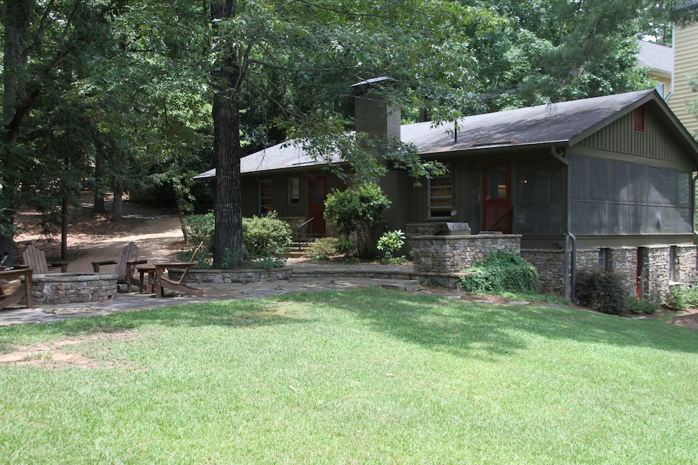 FishHook - A Unique Lakefront Cottage - Fall Leaf Special 10% disc thru Nov 19