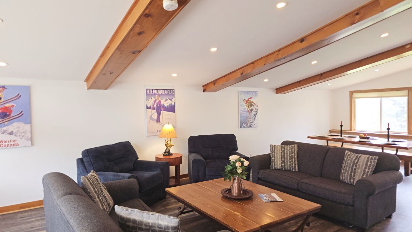 Newly Renovated 4 bdrm cottage on 2 levels, perfect for family getaway