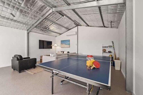 Cormorant Cottage—Garden Beach Abode w/ Game Room