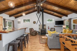 Games room - Snowshine Cabin - Charming, Updated Basecamp (Leavenworth)