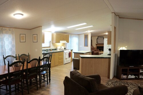 Altmar Rental on Salmon River and C5A Snowmobile Trails, huge private yard space
