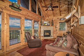 Fernseher, Kamin, Videospiele, DVD-Player