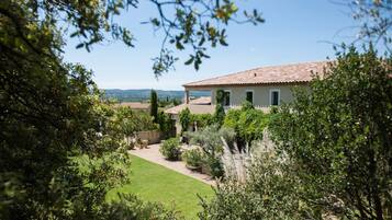 Jardines del alojamiento