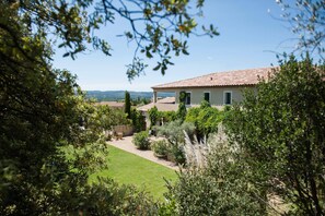 Property grounds - Bastide dou Pastre : Family friendly house with amazing view (Mérindol)