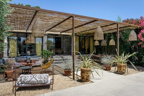 Terrace/patio - Bastide dou Pastre : Family friendly house with amazing view (Mérindol)