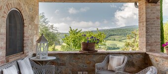 Wonderful family chalet, with swimming pool and panoramic terrace 