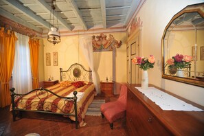 1 bedroom, in-room safe, iron/ironing board, free WiFi