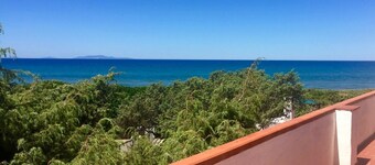 Villa Oleandro. Villa avec jardin à 30 mètres de la mer