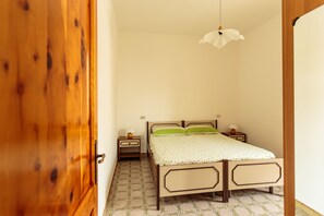 2 chambres, fer et planche Ă repasser