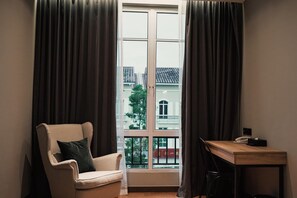 Premium bedding, down duvets, minibar, individually decorated - Amigo Hotel Miri (Miri)
