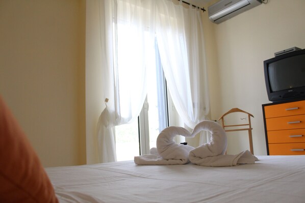 3 Schlafzimmer, Bügeleisen/Bügelbrett, Bettwäsche