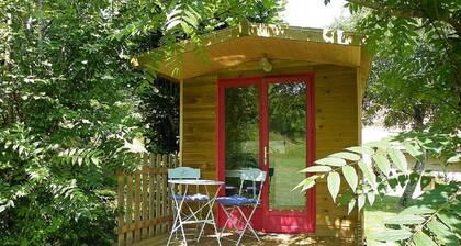 Le domaine de Pécany-Roulotte de charme La Mésange