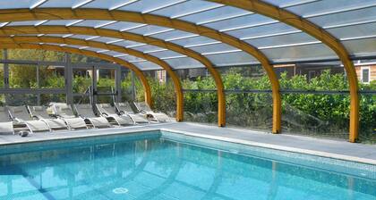 Le domaine de Pécany-Charming caravan La Mésange